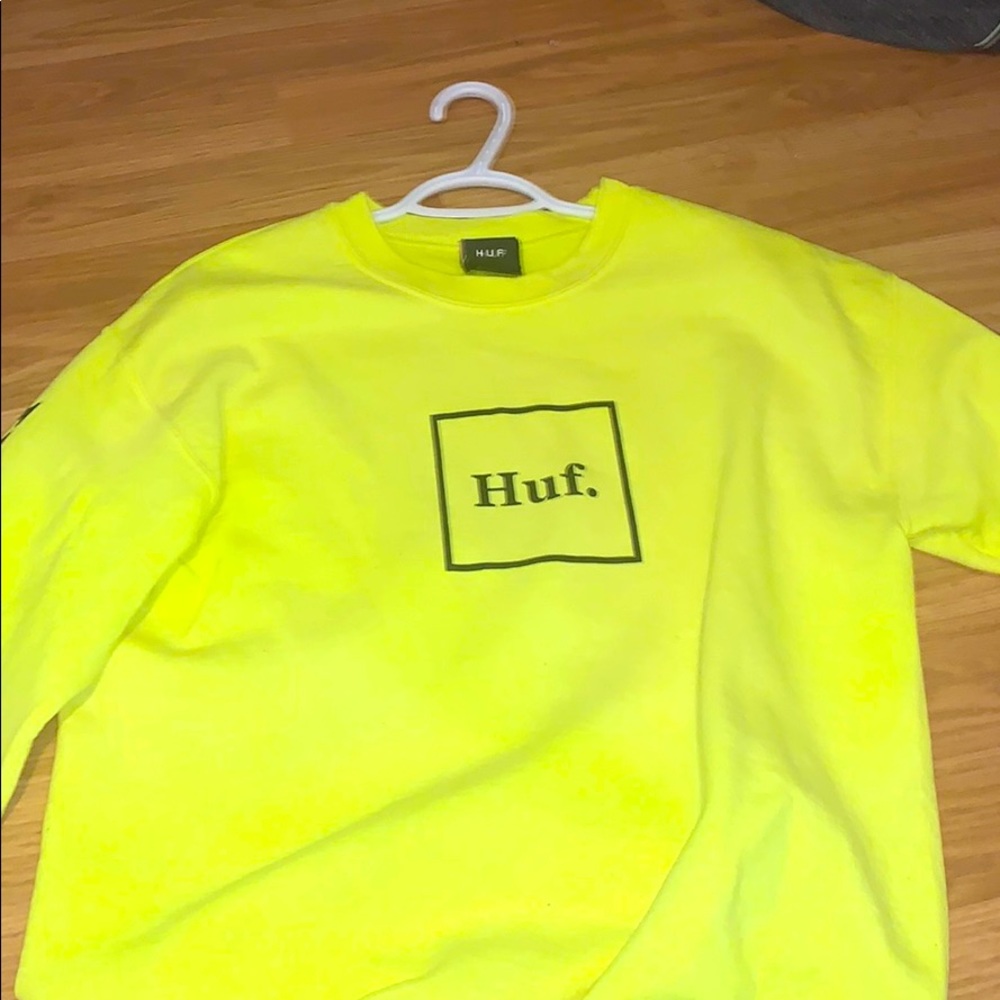 neon yellow hug sweatshirt